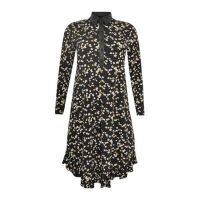 Yoek gebloemde blousejurk met plooien Yoek gebloemde blousejurk met plooien