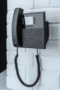 Auerswald COMfortel D-110 Vaste VoIP-telefoon Handsfree, Headsetaansluiting, Optisch belsignaal, PoE Grafisch display Zwart