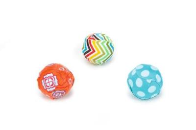 Beeztees bolinas balletjes - kattenspeelgoed - 4 cm - 3st Beeztees bolinas balletjes - kattenspeelgoed - 4 cm - 3st