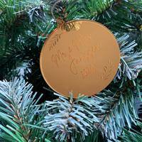 Gepersonaliseerde kersthanger met takjes