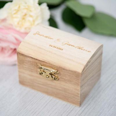 Houten kistje voor trouwringen chique