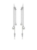 Yoko London boucles d'oreilles pendantes Trend en or blanc 18ct ornées de diamants et de perles - Argent