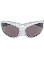 Balenciaga Eyewear lunettes de soleil Skin XXL à monture papillon - Gris