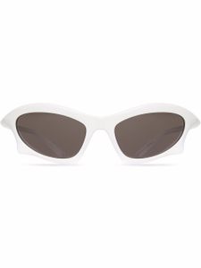 Balenciaga Eyewear lunettes de soleil Bat à monture rectangulaire - Blanc