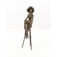 BRONZEN SCULPTUUR GENAAMD -ZITTEND AAN DE BAR- - thumbnail