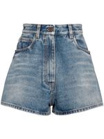 Prada short en jean à logo triangulaire - Bleu