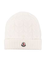 Moncler Enfant bonnet en maille torsadée à logo appliqué - Blanc