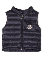 Moncler Enfant gilet matelassé à patch logo - Bleu