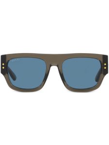 Gucci Eyewear lunettes de soleil carrées à logo gravé - Gris