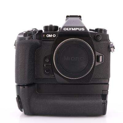 Olympus OM-D E-M1 body zwart + HLD-7 Power Battery Holder occasion