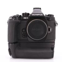 Olympus OM-D E-M1 body zwart + HLD-7 Power Battery Holder occasion
