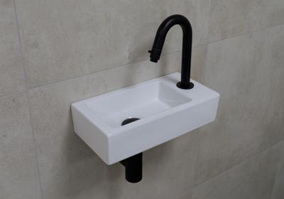 Mueller Mini Rhea wit fonteinset met zwarte gebogen fonteinkraan rechts Mueller Mini Rhea wit fonteinset met zwarte gebogen fonteinkraan rechts