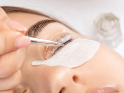 Wimperlifting + verven bij Beauty by Home