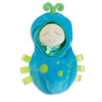 Manhattan Toy Snuggle Pod Snuggle Bug Eerste Babypop met gezellige slaapzak voor kinderen vanaf 6 maanden