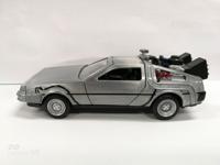 Back to the Future Hollywood Rides Diecast Model 1/32 DeLorean Time Machine --- DAMAGED PACKAGING