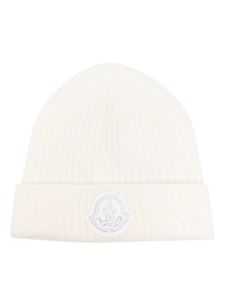 Moncler bonnet nervuré à patch logo - Blanc