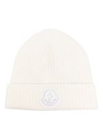 Moncler bonnet nervuré à patch logo - Blanc