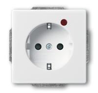 Busch-Jaeger Busch-Protector wandcontactdoos met overspanningsbeveiliging randaarde, studiowit mat