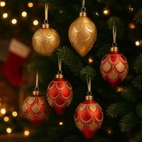 Kerstbal met gouden decoratie, verschillende modellen en vormen, perfect voor de kerstboom, elegante feestelijke decoratie, 2 verschillende kleuren, 8 cm – Varzi sinds 1956