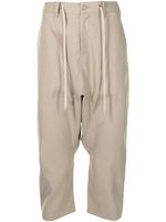 Fumito Ganryu pantalon court à taille à lien de resserrage - Marron