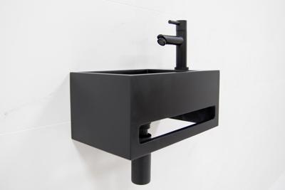 Saniclear Bali fonteinset rechts met mat zwarte fontein en zwarte kraan Saniclear Bali fonteinset rechts met mat zwarte fontein en zwarte kraan