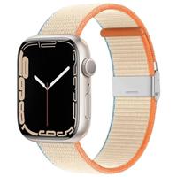 By Qubix - Nylon bandje met klemsluiting - Beige - Compatible met Apple Watch 38mm / 40mm / 41mm / 42mm - Compatible Apple watch bandjes