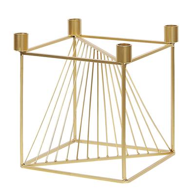 Beliani MINDORO - Kandelaar-Goud-Metaal Beliani MINDORO - Kandelaar-Goud-Metaal