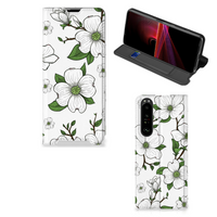 Sony Xperia 1 III Smart Cover Dogwood Flowers - thumbnail