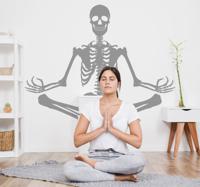 Muursticker gezondheid yoga skelet eigen kleur