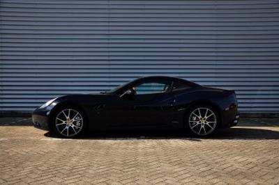 Rijd zelf in een Ferrari California