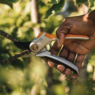 Fiskars Plus P531 snoeischaar Bypass Zwart, Oranje