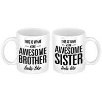 Awesome Sister en Brother looks like mok - Cadeau Broer en Zus   - - thumbnail