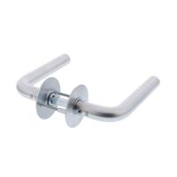 P+E Deurkruk L-model op ronde rozet 9mm stift rvs geborsteld