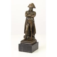 EEN BRONZEN SCULPTUUR VAN NAPOLEON - thumbnail