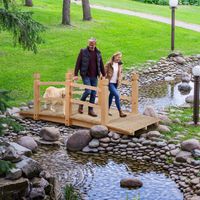 150cm Tuinbrug Houten Boogbrug met Leuningen Decoratieve Vijverbrug voor Achtertuin/Tuin/Boerderij Naturel