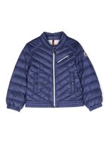 Moncler Enfant veste matelassée à patch logo - Bleu