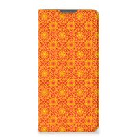 Motorola Moto G52 | Moto G82 Hoesje met Magneet Batik Oranje