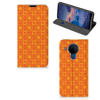 Nokia 5.4 Hoesje met Magneet Batik Oranje - thumbnail