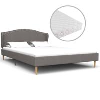 vidaXL Bed met matras stof lichtgrijs 120x200 cm