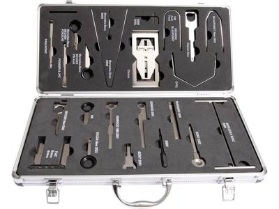 Kunzer 7RW46 Radio/navigatie in- en uitbouwset, 46-delig in metalen koffer