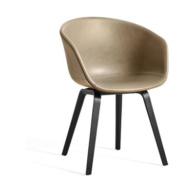 HAY About a Chair AAC 23 eetkamerstoel zwart eikenhout - bruin HAY About a Chair AAC 23 eetkamerstoel zwart eikenhout - bruin