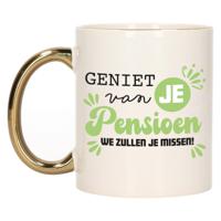 Bellatio Decorations Cadeau mok voor collega - afscheid/pensioen - groen met gouden oor - keramiek   -