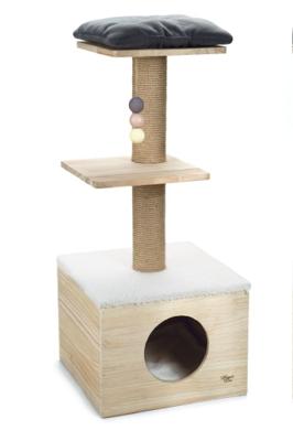 Designed by Lotte Kamina - Krabpaal - 40x40x95