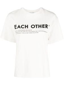 Each X Other Signature logo-print T-Shirt - Tons neutres