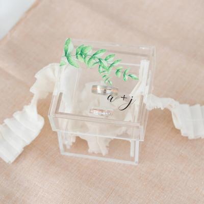 Ringdoosje acryl leaves met initialen Ringdoosje acryl leaves met initialen