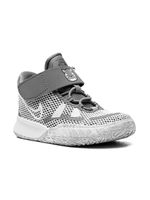 Nike Kids baskets Kyrie 7 SE TD Chip - Gris