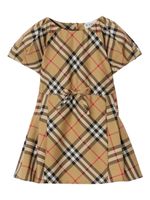 Burberry Kids robe plissée à motif Vintage Check - Marron