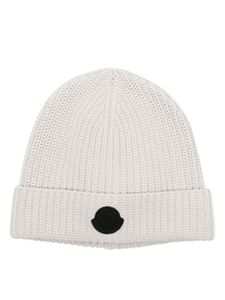 Moncler bonnet nervuré à logo - Gris