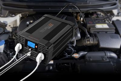Technaxx TE22 netvoeding & inverter Auto 2000 W Zwart