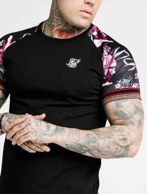 Sik Silk / t-shirt Raglan Gym in zwart Sik Silk / t-shirt Raglan Gym in zwart